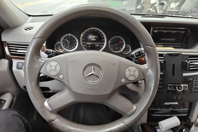 Used Mercedes-Benz E-Class 2013 E 260 L CGI Elegant Model Steering Wheel
