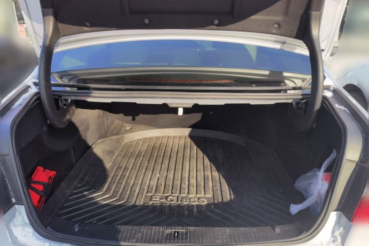Used Mercedes-Benz E-Class 2013 E 260 L CGI Stylish Model Trunk