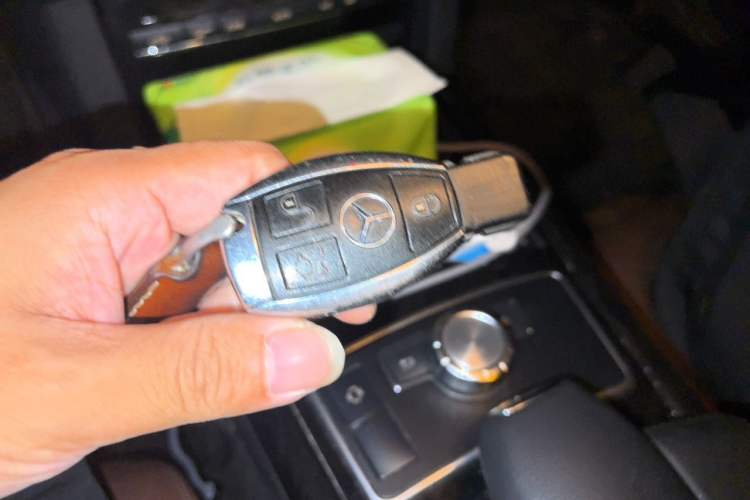 Used Mercedes-Benz E-Class 2013 E 260 L CGI Stylish Model Vehicle Key