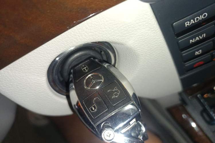 Used Mercedes-Benz E-Class 2013 E 260 L CGI Elegant Model Vehicle Key
