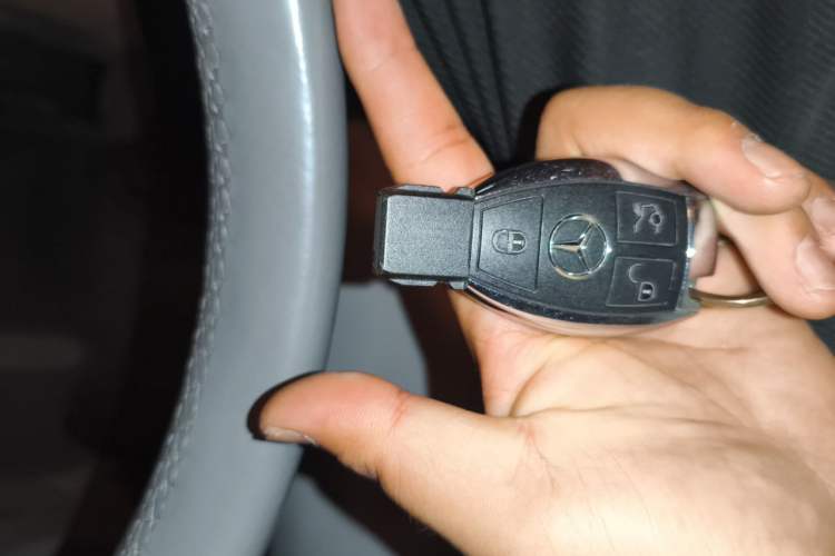Used Mercedes-Benz E-Class 2013 E 260 L CGI Elegant Model Vehicle Key
