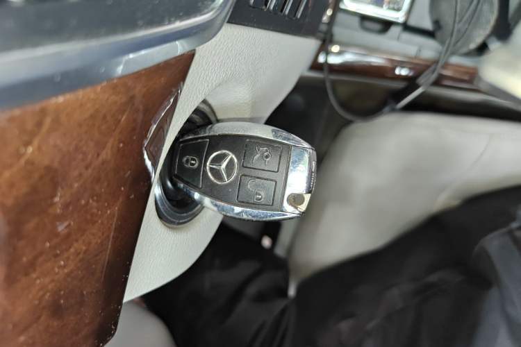 Used Mercedes-Benz E-Class 2013 E 260 L CGI Elegant Model Vehicle Key