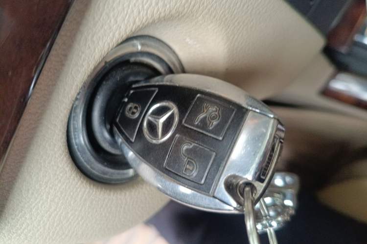 Used Mercedes-Benz E-Class 2013 E 260 L CGI Elegant Model Vehicle Key