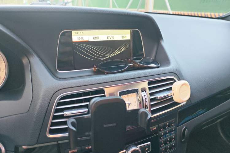 Used Mercedes-Benz E-Class  Audio And AC Panel