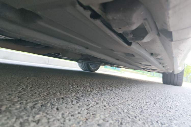 Used Mercedes-Benz E-Class  Chassis Front Left