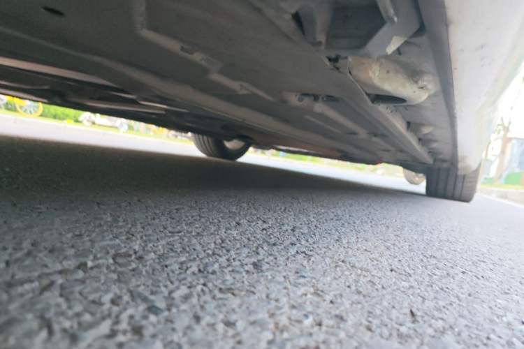 Used Mercedes-Benz E-Class  Chassis Rear Right