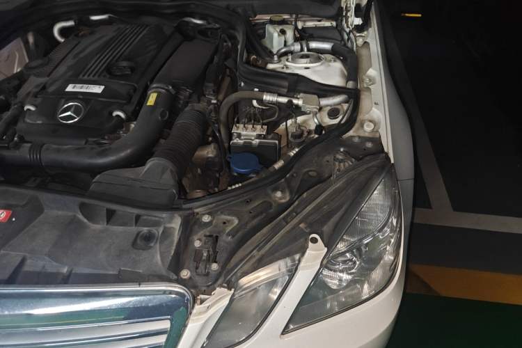 Used Mercedes-Benz E-Class 2013 E 260 L CGI Elegant Model Engine Bay Left