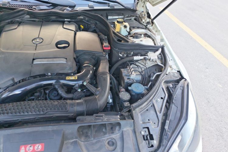 Used Mercedes-Benz E-Class  Engine Bay Left