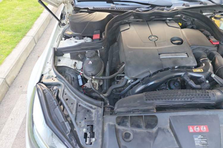Used Mercedes-Benz E-Class  Engine Bay Right