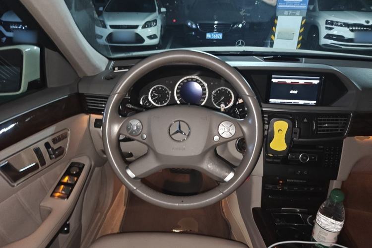 Used Mercedes-Benz E-Class 2013 E 260 L CGI Elegant Model Steering Wheel