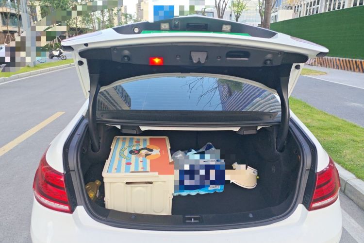 Used Mercedes-Benz E-Class  Trunk
