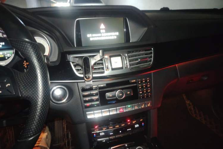 Used Mercedes-Benz E-Class 2014 Restyled E 400 L Sport Luxury Edition Audio And AC Panel
