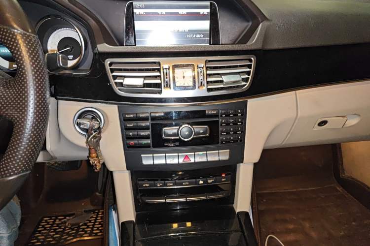 Used Mercedes-Benz E-Class 2014 Restyled E 260 L Sport Edition Audio And AC Panel