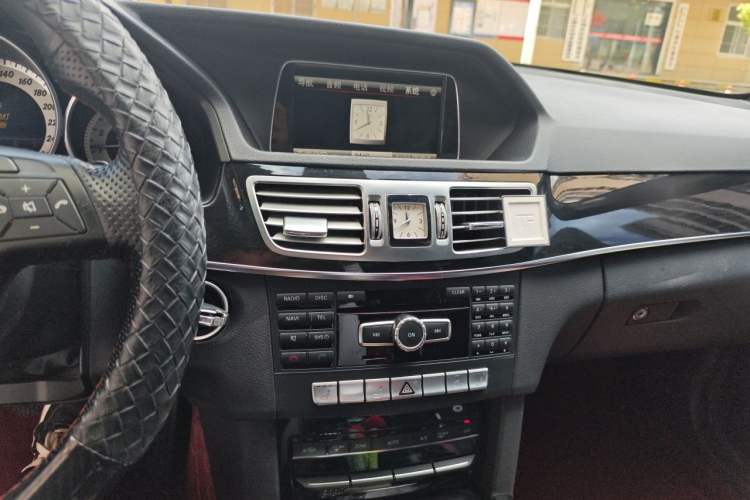 Used Mercedes-Benz E-Class 2014 Restyled E 300 L Sport Edition Audio And AC Panel