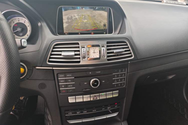 Used Mercedes-Benz E-Class 2014 E 200 Coupe Audio And AC Panel