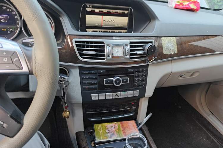 Used Mercedes-Benz E-Class 2014 E 260 L Luxury Model Audio And AC Panel