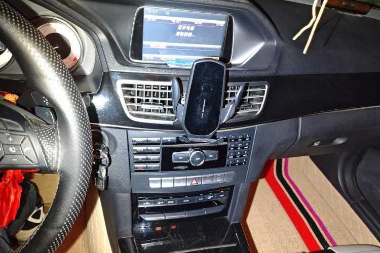 Used Mercedes-Benz E-Class 2014 Restyled E 260 L Sport Edition Audio And AC Panel