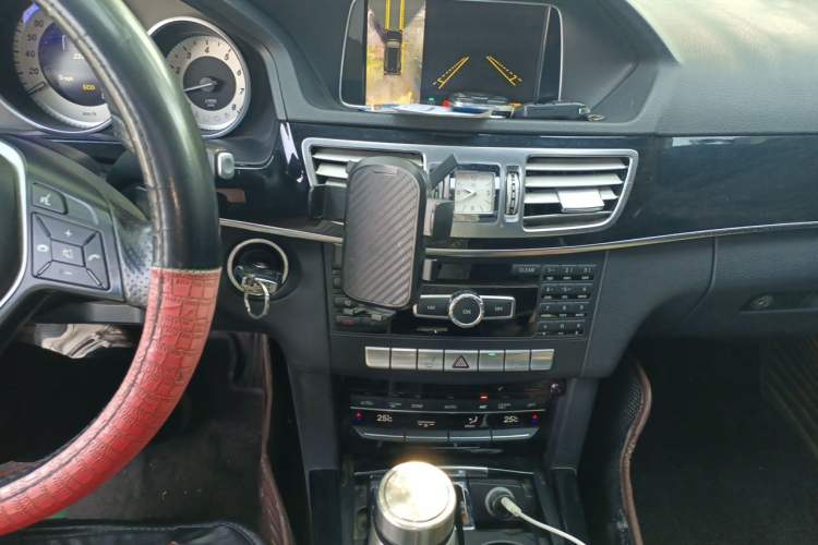 Used Mercedes-Benz E-Class 2014 E 260 L Sport Edition Audio And AC Panel