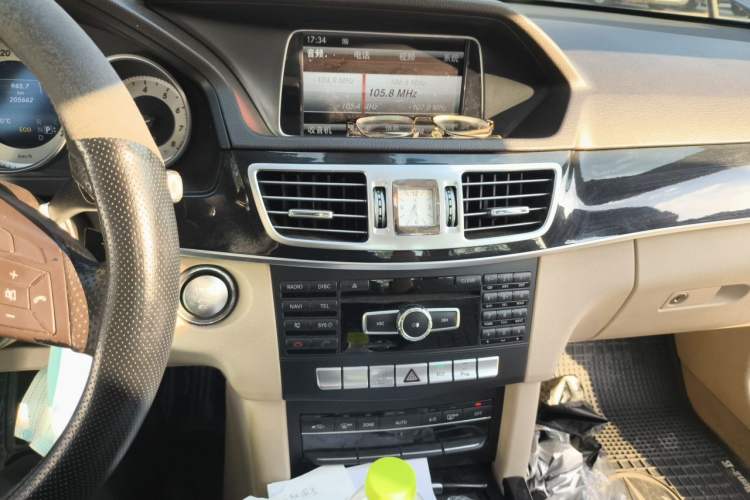 Used Mercedes-Benz E-Class 2014 Restyled E 260 L Sport Edition Audio And AC Panel