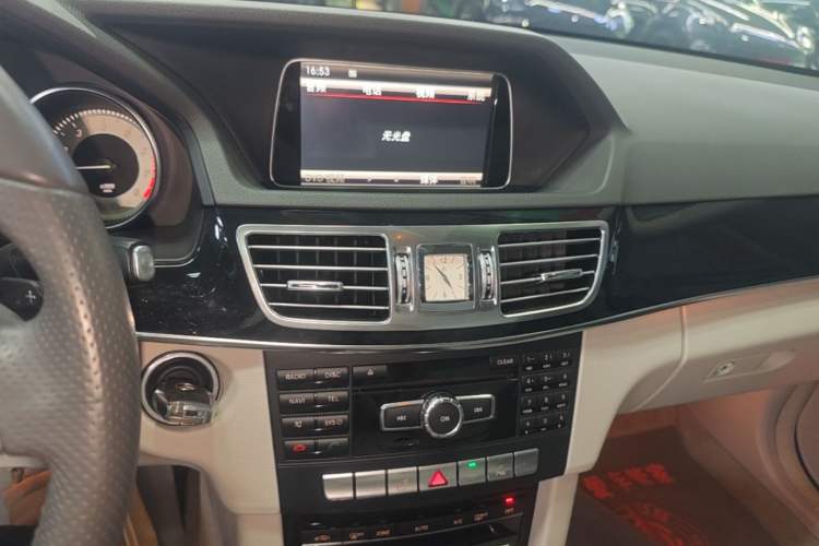 Used Mercedes-Benz E-Class 2014 E 260 L Sport Edition Audio And AC Panel
