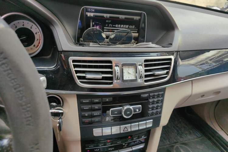 Used Mercedes-Benz E-Class 2014 Restyled E 260 L Sport Edition Audio And AC Panel