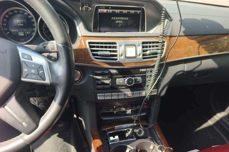 Used Mercedes-Benz E-Class 2014 E 400 L Hybrid Audio And AC Panel