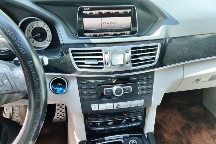 Used Mercedes-Benz E-Class 2014 E 260 L Sport Luxury Model Audio And AC Panel