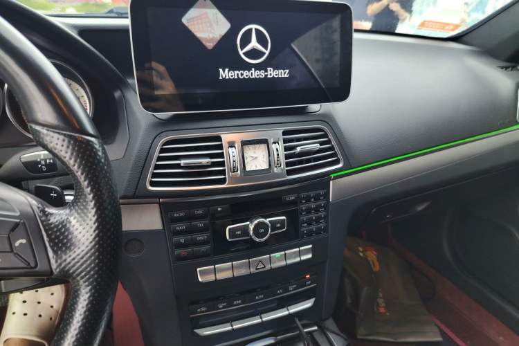 Used Mercedes-Benz E-Class 2014 E 260 Coupe Audio And AC Panel