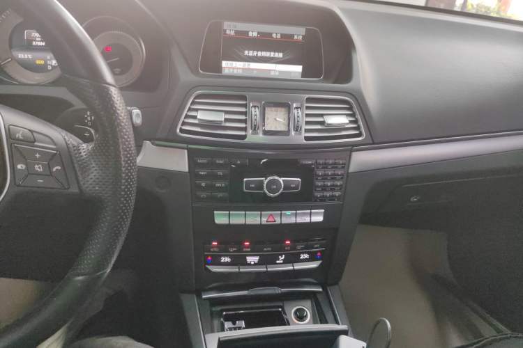 Used Mercedes-Benz E-Class 2014 E 200 Coupe Audio And AC Panel