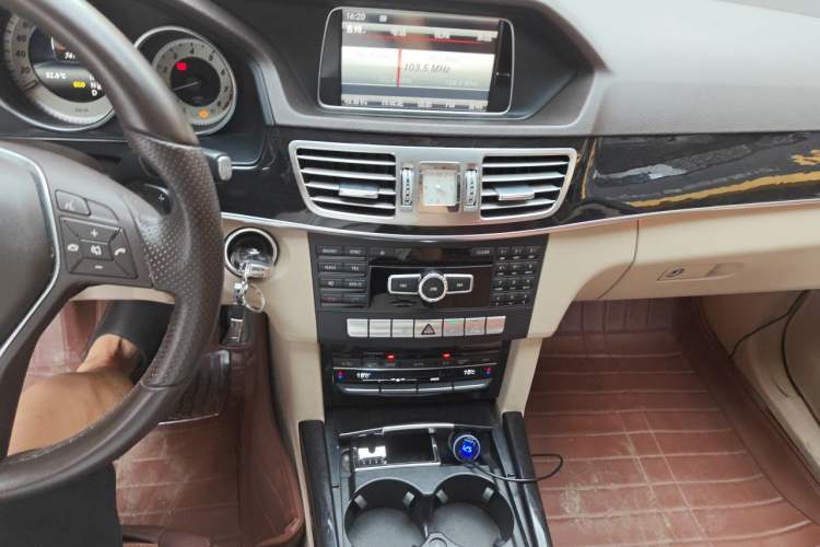Used Mercedes-Benz E-Class 2014 Restyled E 260 L Sport Edition Audio And AC Panel
