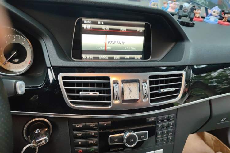 Used Mercedes-Benz E-Class 2014 Restyled E 260 L Sport Edition Audio And AC Panel