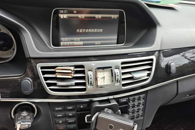 Used Mercedes-Benz E-Class 2014 Restyled E 260 L Sport Edition Audio And AC Panel