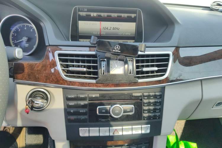 Used Mercedes-Benz E-Class 2014 E 260 L Luxury Model Audio And AC Panel