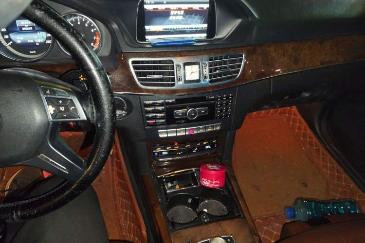 Used Mercedes-Benz E-Class 2014 E 260 L Luxury Model Audio And AC Panel
