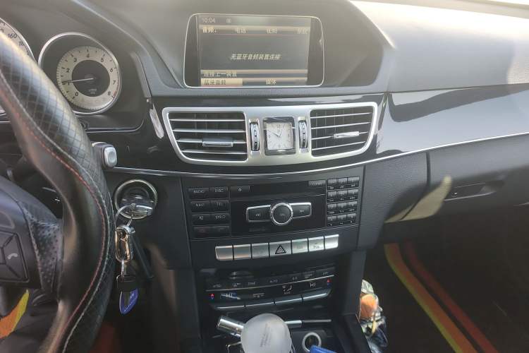 Used Mercedes-Benz E-Class 2014 Restyled E 260 L Sport Edition Audio And AC Panel