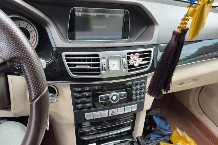 Used Mercedes-Benz E-Class 2014 E 260 L Sport Edition Audio And AC Panel