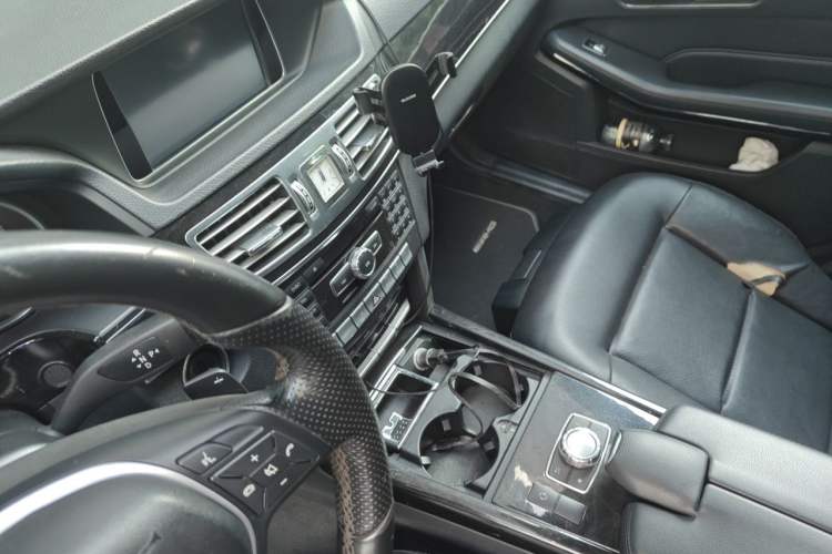 Used Mercedes-Benz E-Class 2014 E 260 L Sport Edition Audio And AC Panel