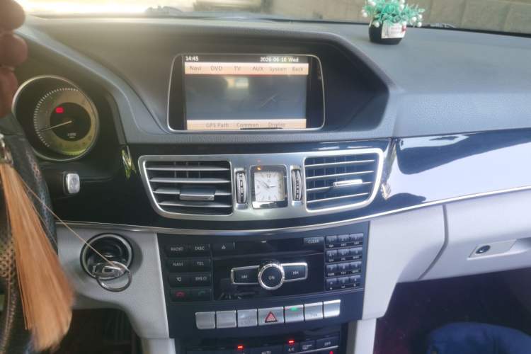 Used Mercedes-Benz E-Class 2014 E 260 L Sport Edition Audio And AC Panel
