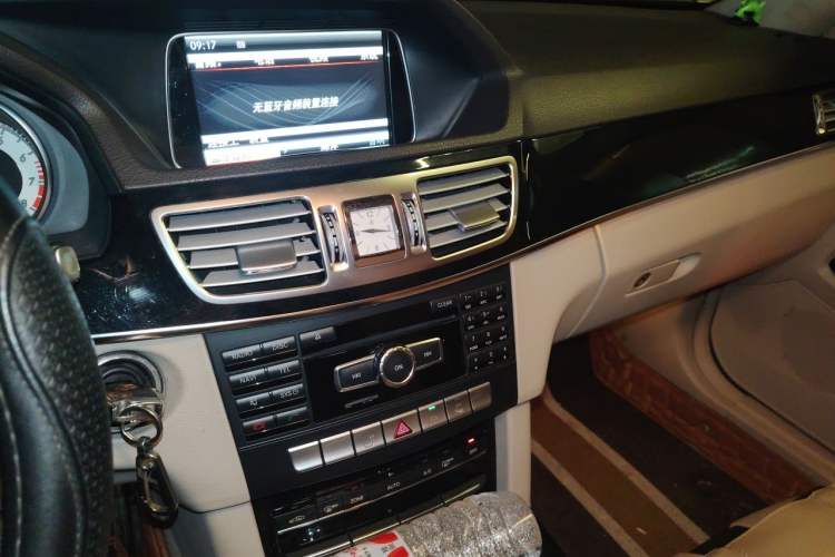 Used Mercedes-Benz E-Class 2014 E 260 L Sport Edition Audio And AC Panel