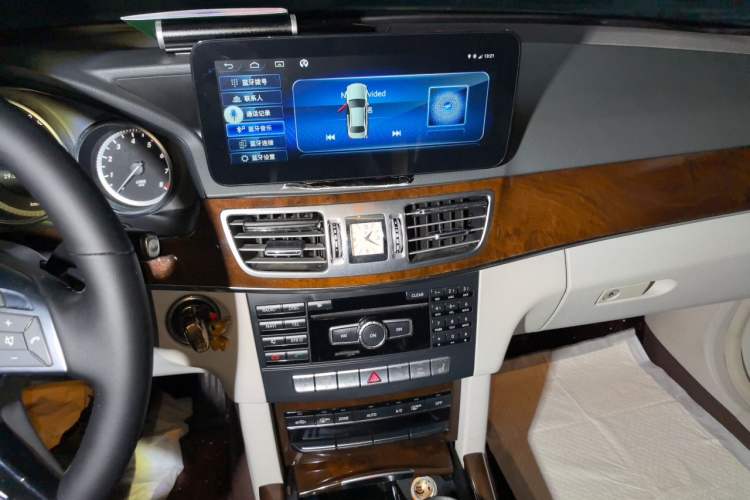 Used Mercedes-Benz E-Class 2014 Facelifted E 260 L Luxury Edition Audio And AC Panel