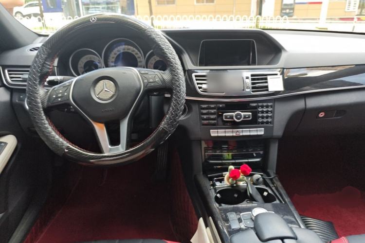 Used Mercedes-Benz E-Class 2014 Restyled E 300 L Sport Edition Center Console