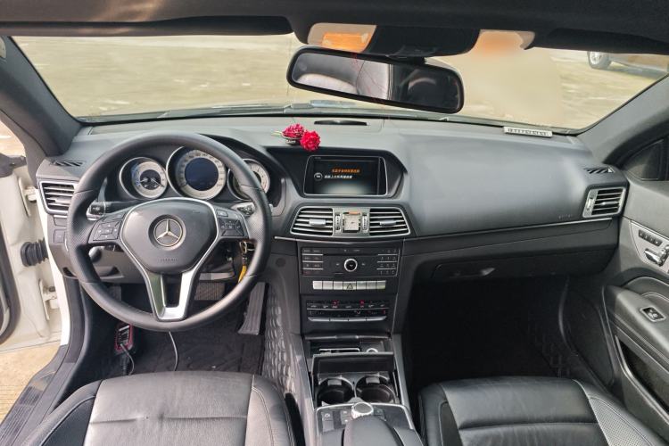 Used Mercedes-Benz E-Class 2014 E 200 Coupe Center Console