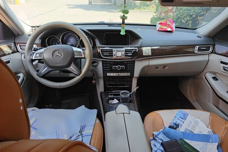 Used Mercedes-Benz E-Class 2014 E 260 L Luxury Model Center Console