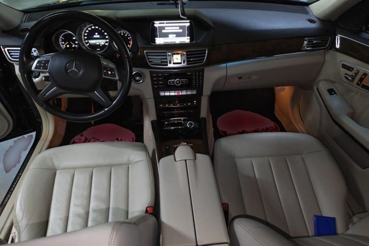 Used Mercedes-Benz E-Class 2014 E 260 L Luxury Model Center Console