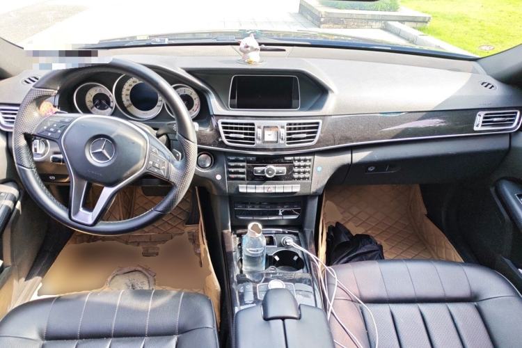 Used Mercedes-Benz E-Class 2014 Restyled E 260 L Sport Edition Center Console