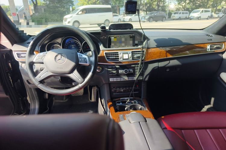 Used Mercedes-Benz E-Class 2014 E 400 L Hybrid Center Console