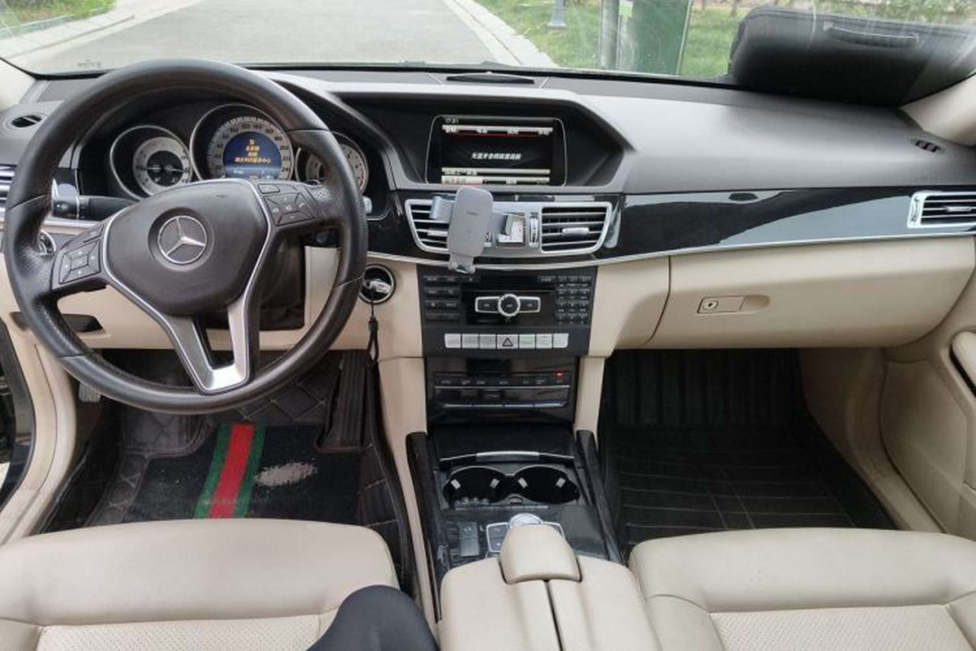 Used Mercedes-Benz E-Class 2014 E 260 L Sport Edition Center Console