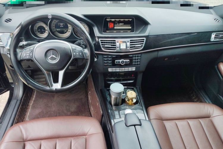 Used Mercedes-Benz E-Class 2014 Restyled E 300 L Sport Edition Center Console