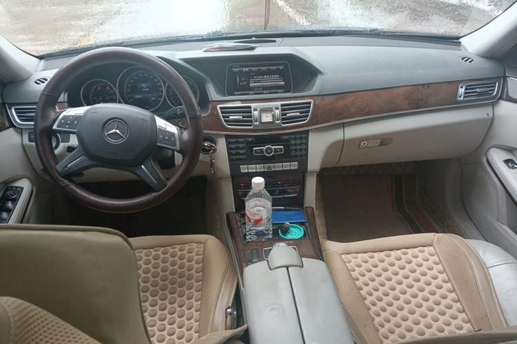 Used Mercedes-Benz E-Class 2014 Facelifted E 260 L Luxury Edition Center Console