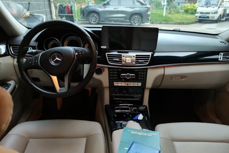 Used Mercedes-Benz E-Class 2014 E 260 L Sport Edition Center Console